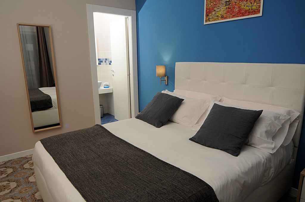 La Casa di Giorgio Bed & Breakfast in the center of Naples | Rooms, reservation