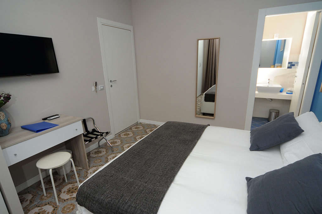La Casa di Giorgio Bed & Breakfast in the center of Naples | Rooms, reservation